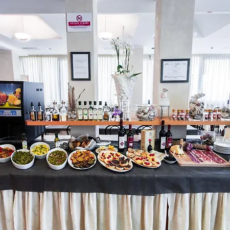 Отель Garden 3*